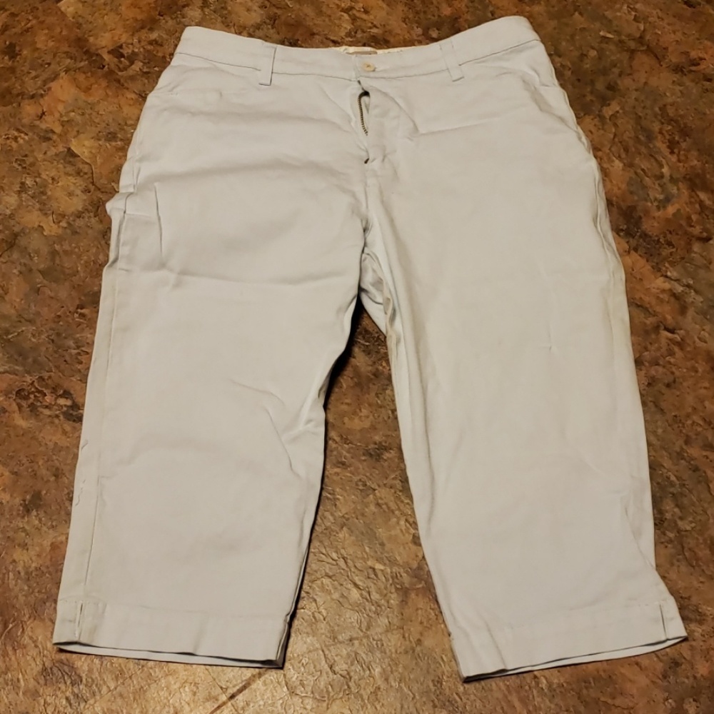 Capri pants